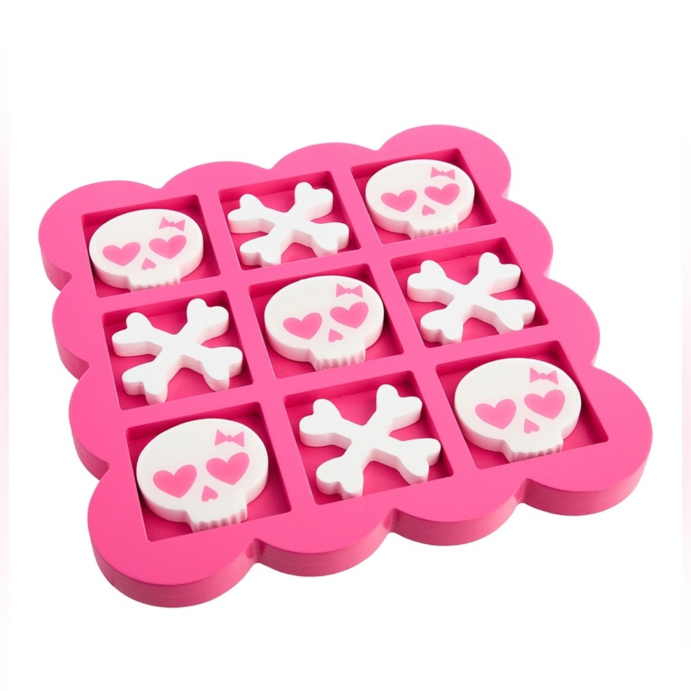 HEY BOO! TIC TAC TOE - NEW IN BOX